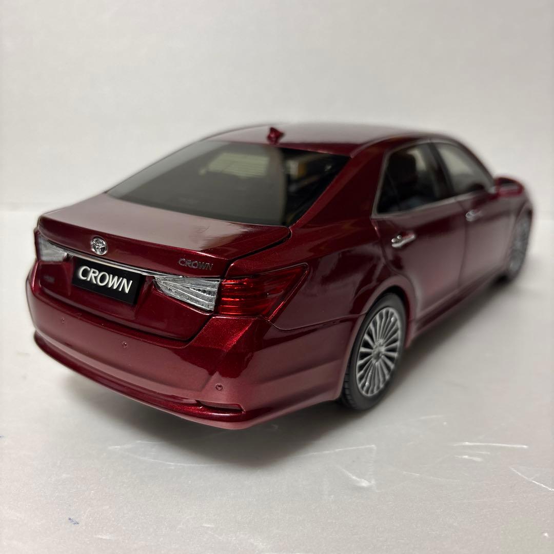 CROWN ワインレッド セダンモデル