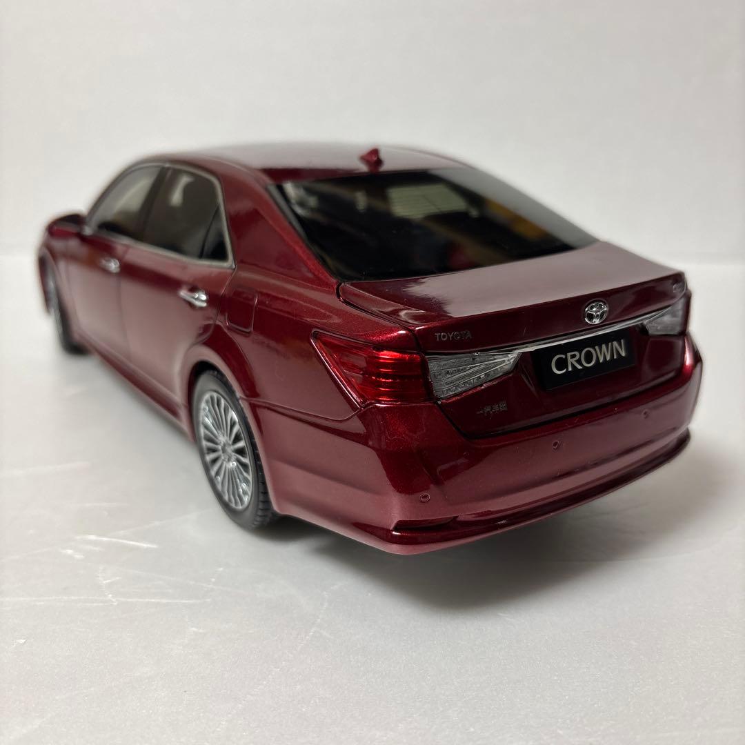 CROWN ワインレッド セダンモデル
