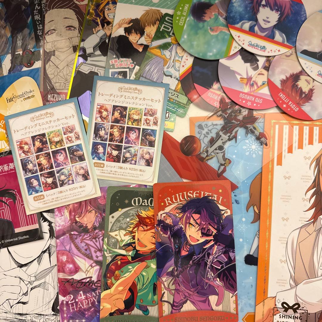 ① アニメグッズ まとめ売り 超大量 紙類・薄物・平物全般