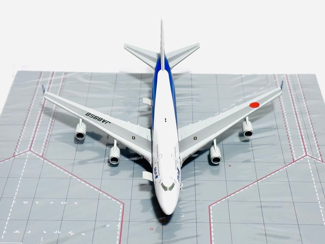 全日空商事 1/400 B747-400 エプロンジオラマNHG40072