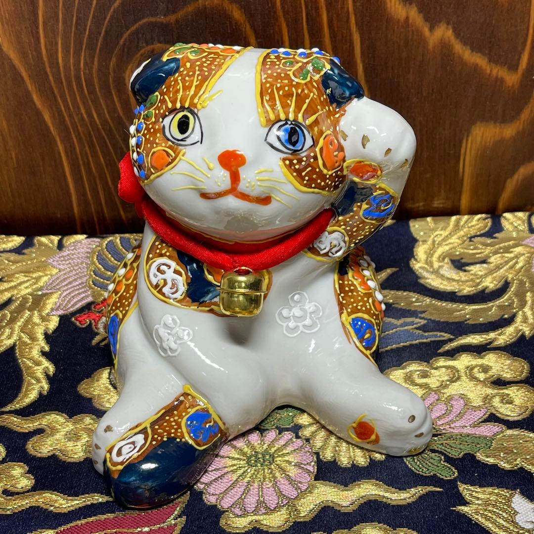 【願いが叶う】【病除け 厄除け】招き猫 赤盛り スコティッシュ 左手 オッドアイ
