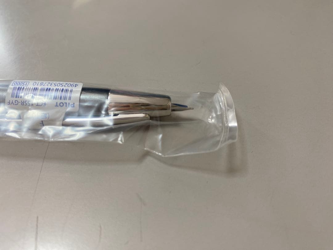 パイロット　万年筆　グレー　FCT-15SR-GYF キャップレスデジモ