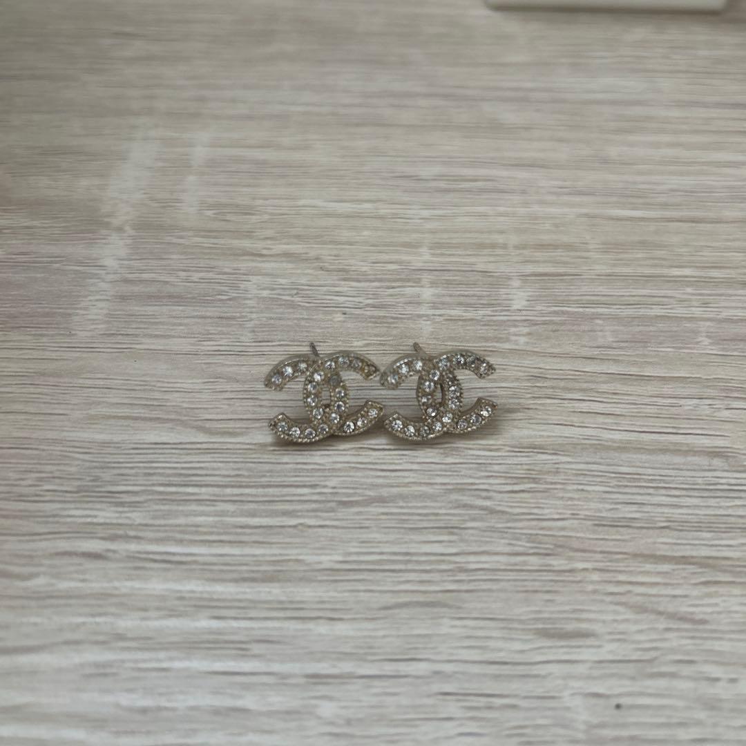 Chanel CCロゴピアス シルバー クリスタル