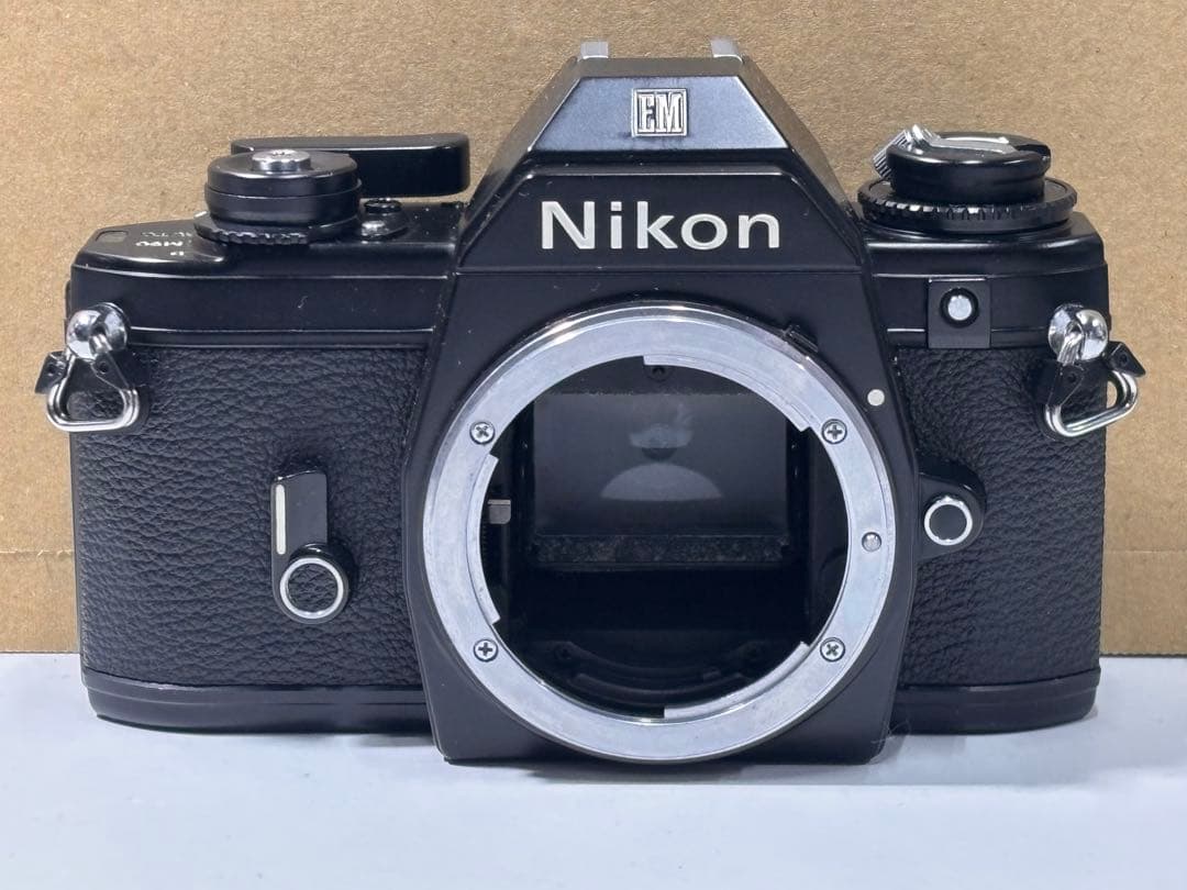 Nikon EM フィルム一眼レフカメラ