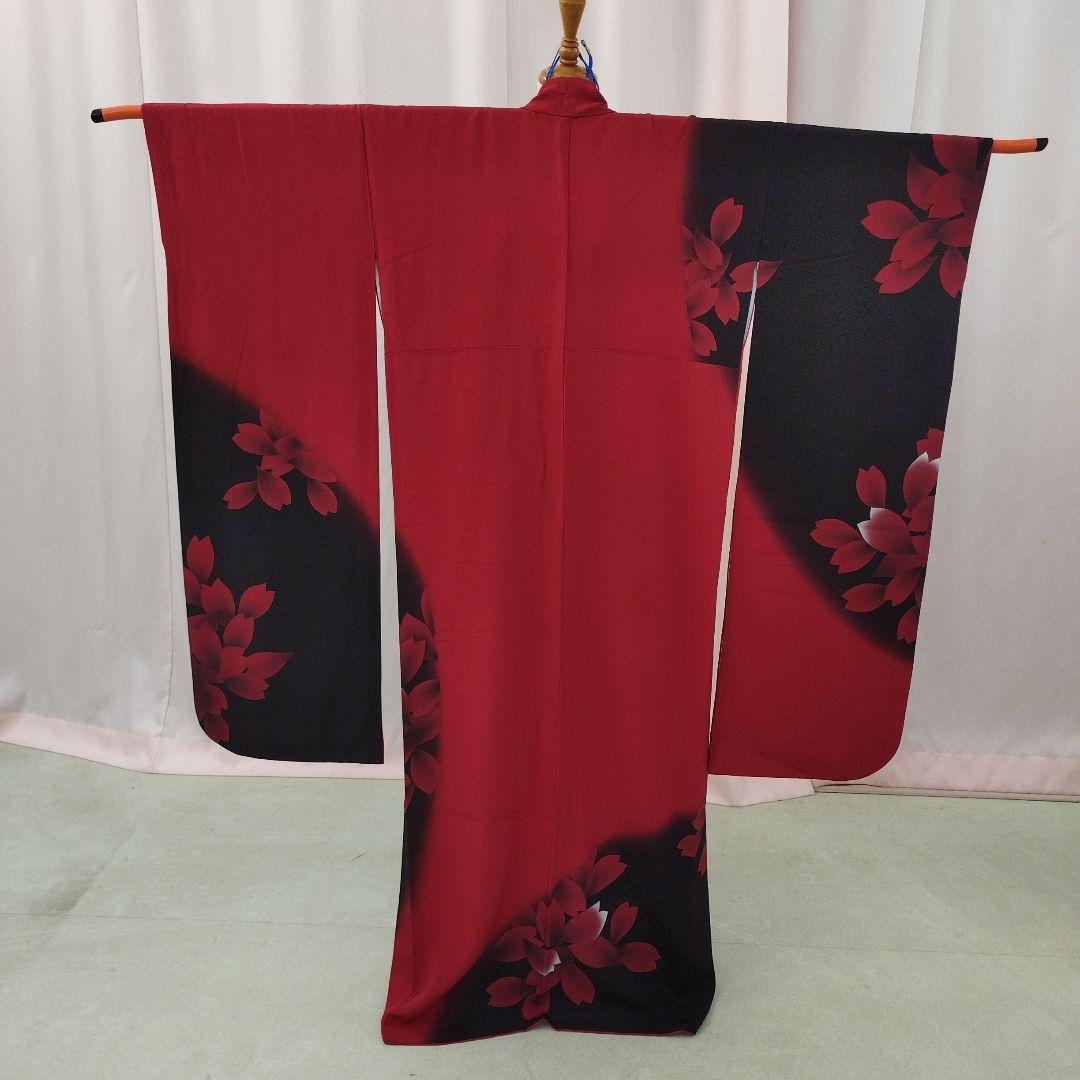 赤黒桜模様振袖