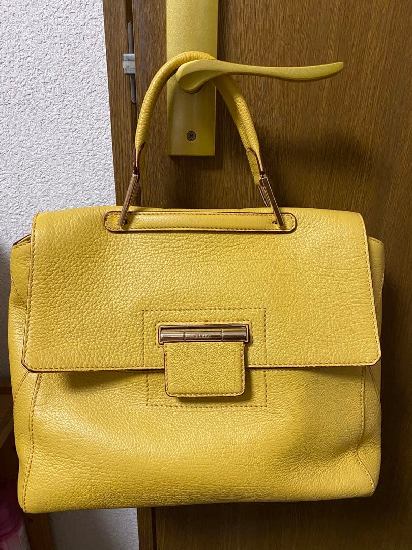 売切り価格★極美品★ドラマ榮倉奈々さん使用　FURLAハンドバックアルテーシア