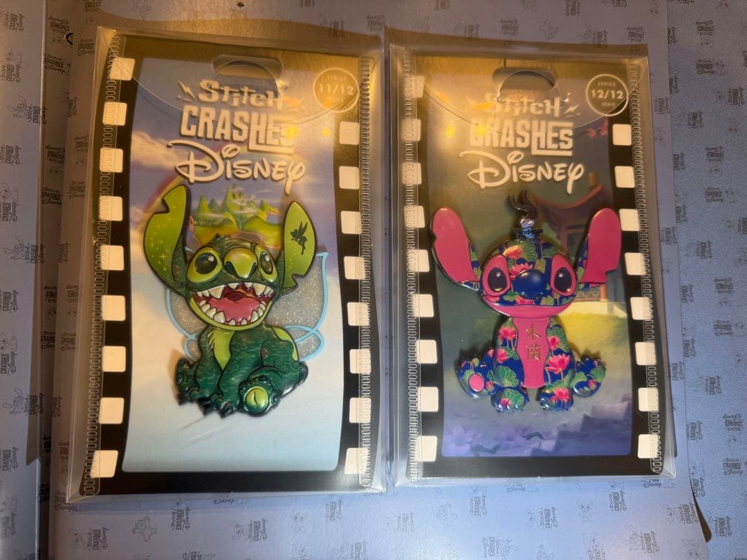 ディズニー　ピンバッジ　スティッチ　クラッシーズ　コンプリート　フォルダ付き