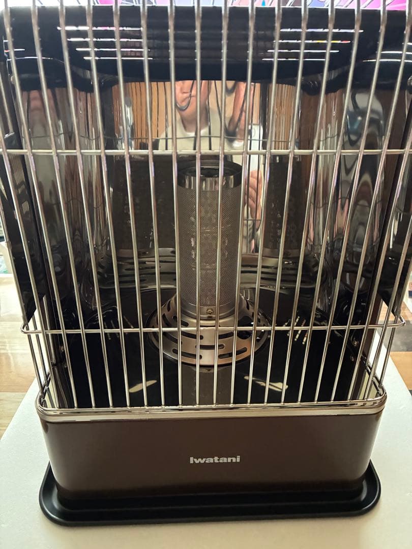 【新品未使用品】イワタニ カセットガスストーブ デカ暖 CB-HPR-DBR