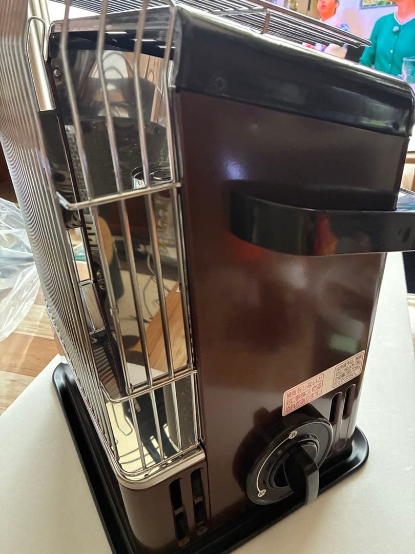 【新品未使用品】イワタニ カセットガスストーブ デカ暖 CB-HPR-DBR