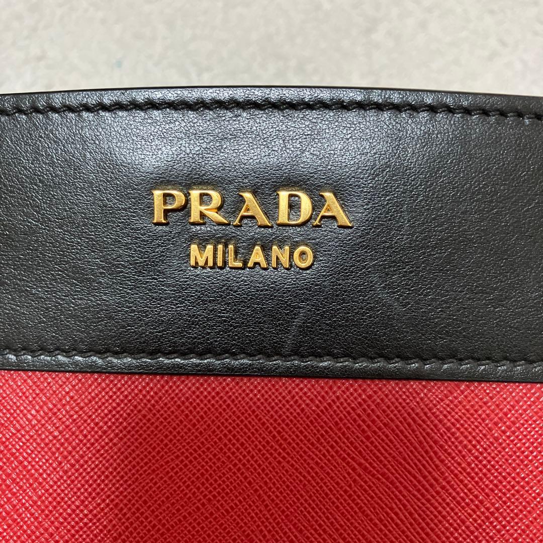 ショルダーバッグ 1BH043 レッド ブラック サフィアーノレザー PRADA