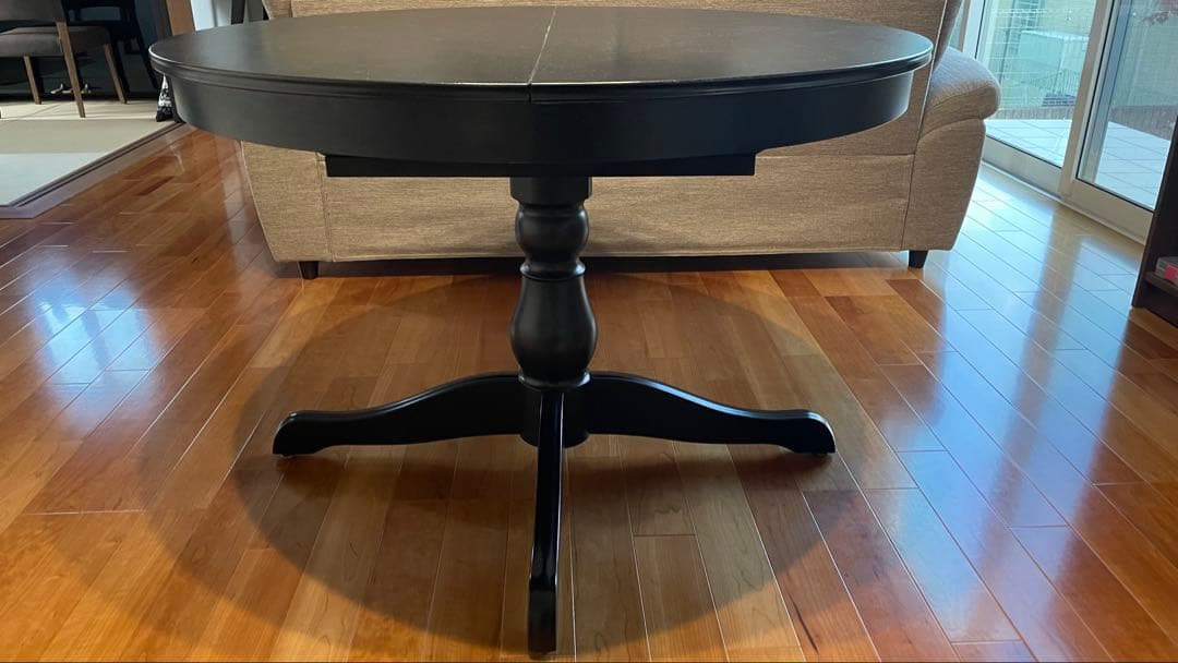 円形ダイニングテーブル