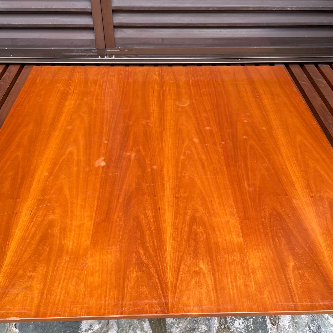 フレデリシア　ナナディツエル　トリニダード・トバゴテーブル小　ウェグナー 北欧②