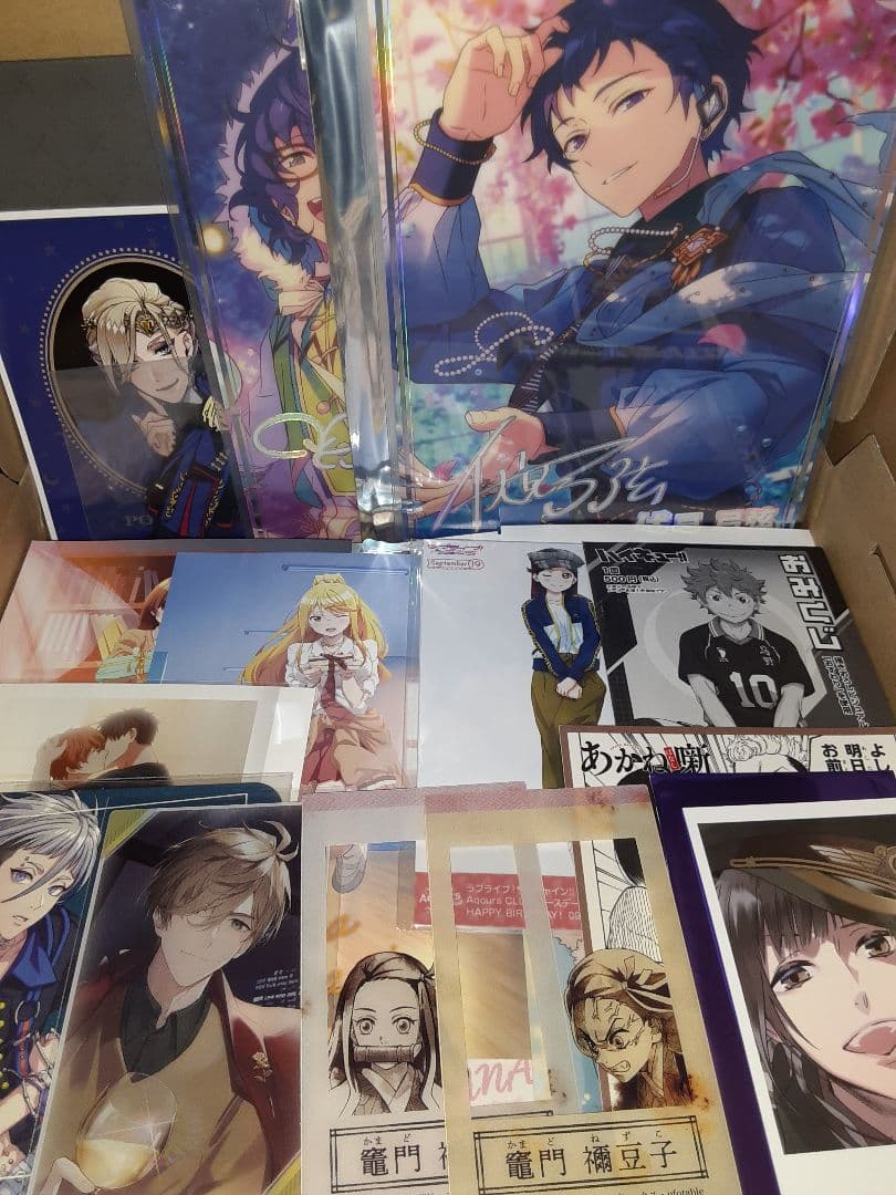 ② アニメグッズ 紙類・薄物 大量 まとめ売り 300点