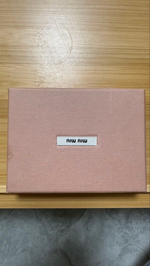 MIU MIU ケース