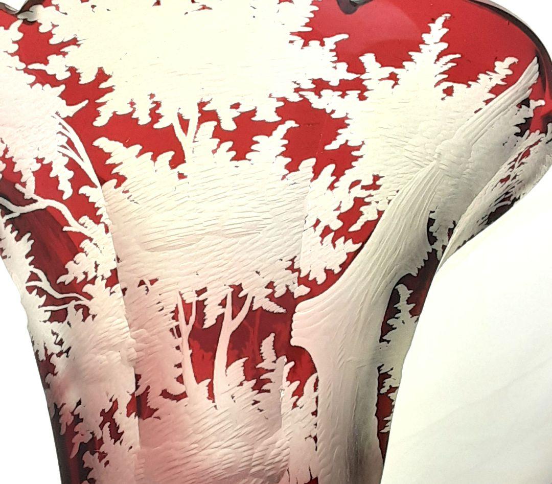 Y957 ボヘミアガラス グラヴィール 赤被せガラス 鹿と風景文花瓶 一対　こ