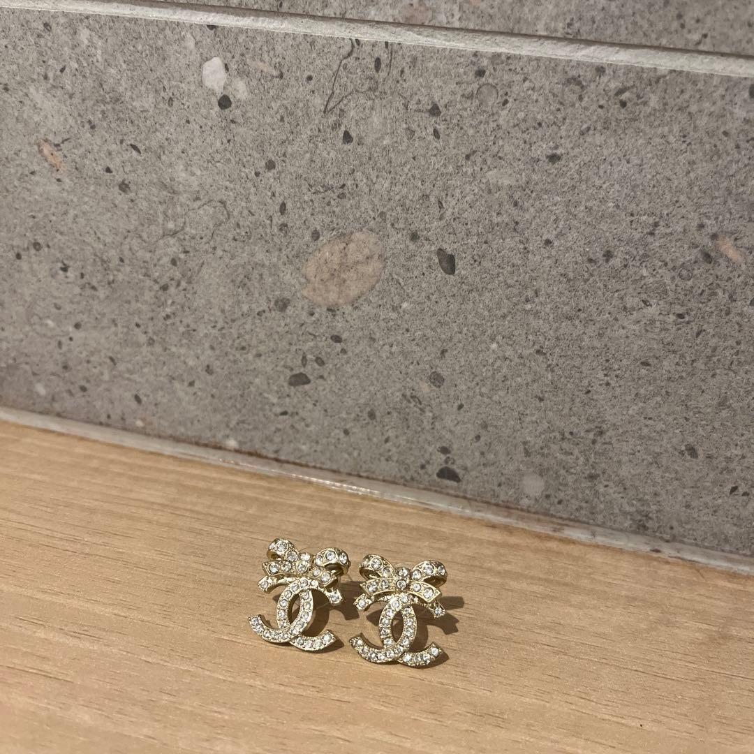 CHANEL ロゴピアス　リボン　ゴールド