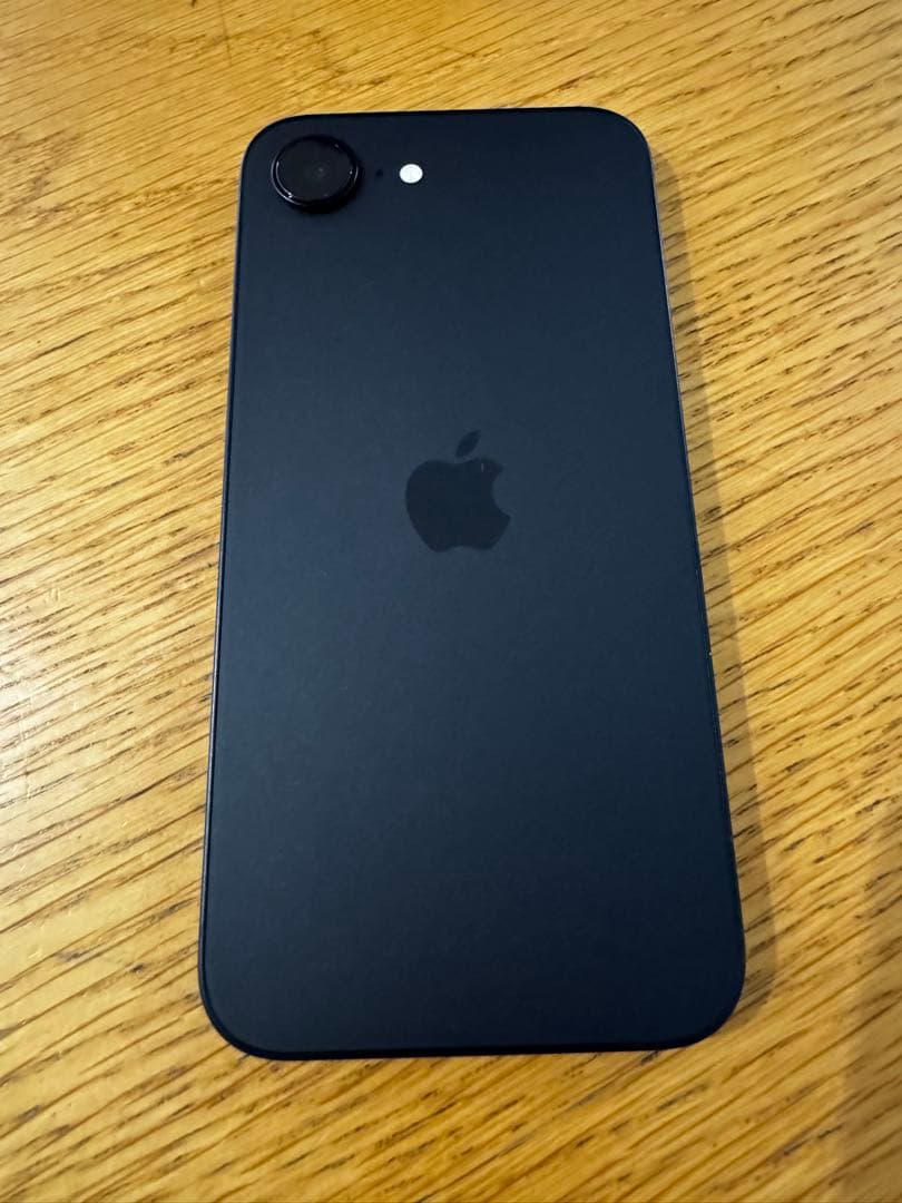 iPhone 16e cocoa