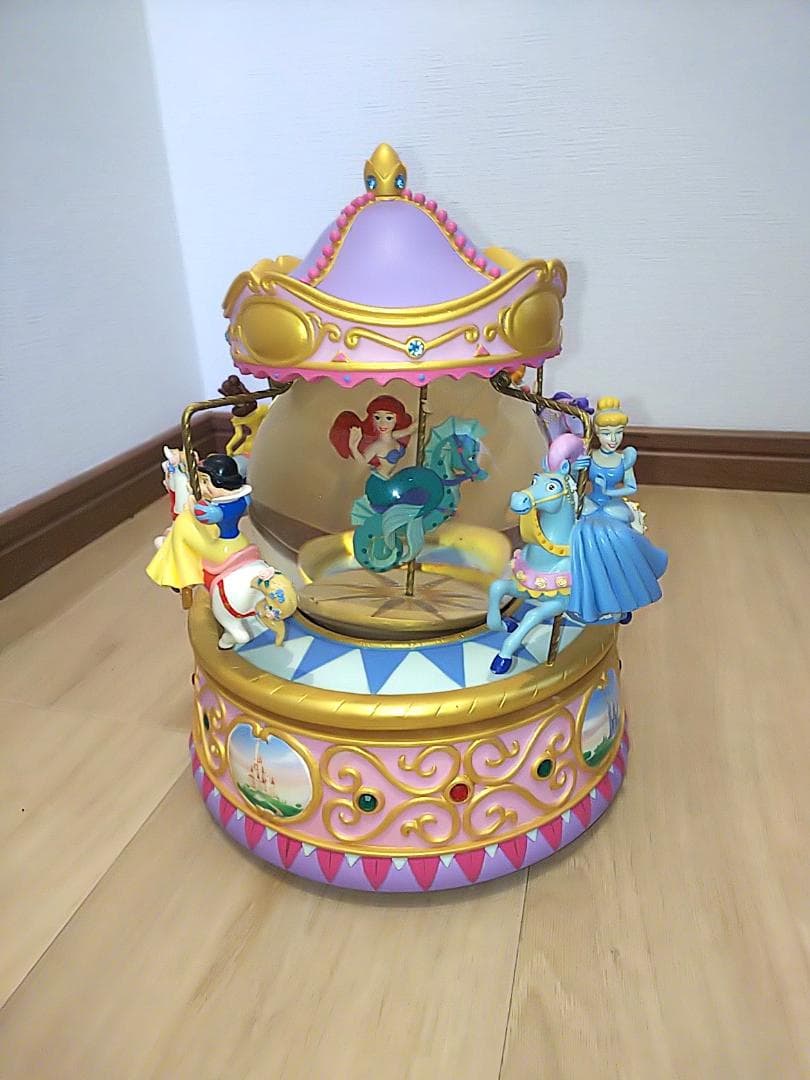 d*y様 【希少・美品】ディズニー プリンセス スノードーム メリーゴーランド型