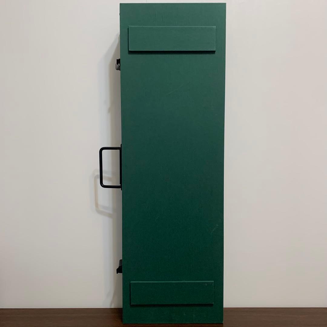 ⭐️カラシニコフ⭐️ウォッカ⭐️ライフル⭐️希少⭐️空ボトル⭐️空瓶⭐️箱⭐️ラドガ⭐️送料無料⭐️