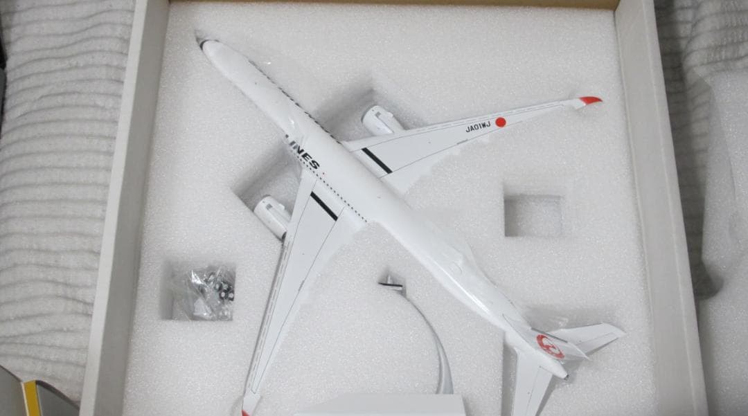 JC Wings 1:200 JAL 日本航空 A350-1000 JA01WJ