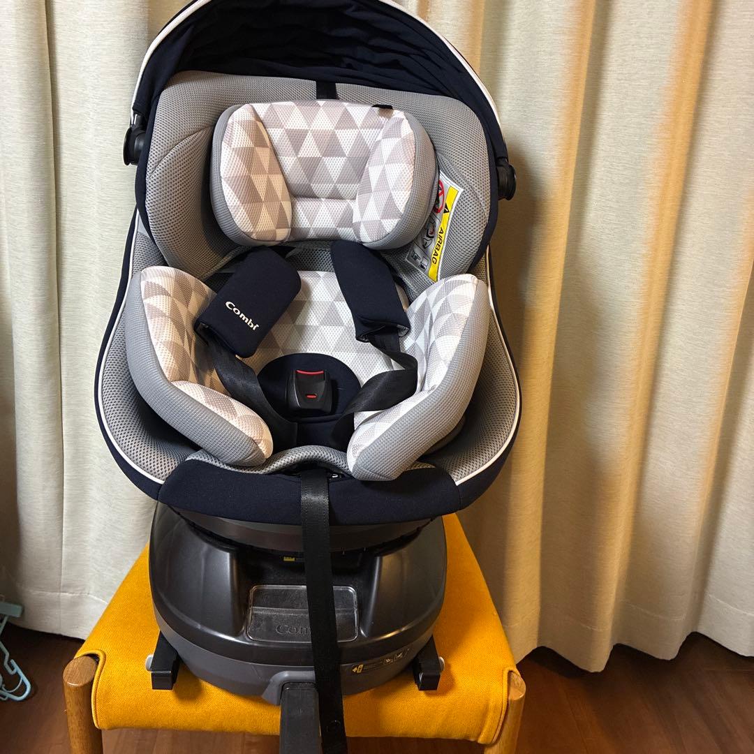 極美品！コンビ回転式　チャイルドシート　クルムーヴ スマートJN