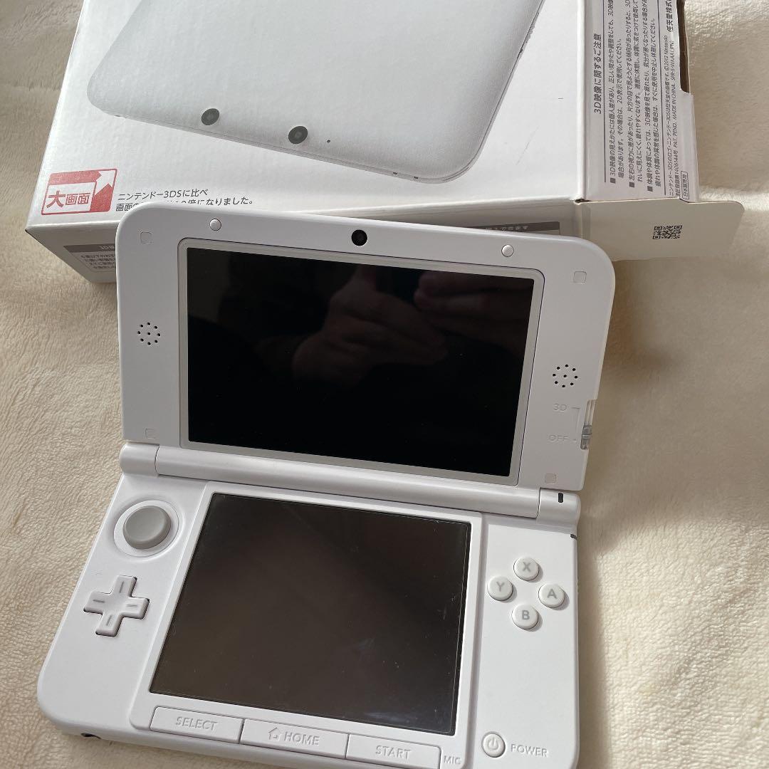 Nintendo ニンテンドー 3DS LL ホワイト　カセット4本セット