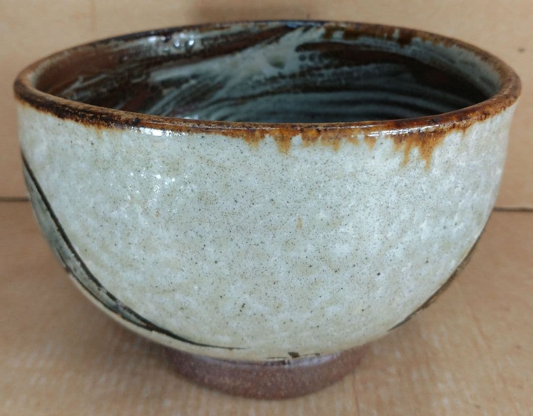 りー【本物保証】金城次郎 魚紋内ハケ目茶碗 共箱 栞 美品最上位秀作壷屋焼