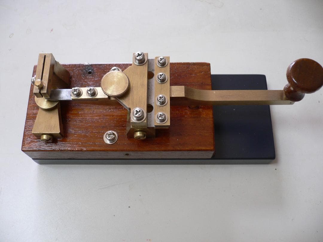 スエ-デン電鍵　　軍用