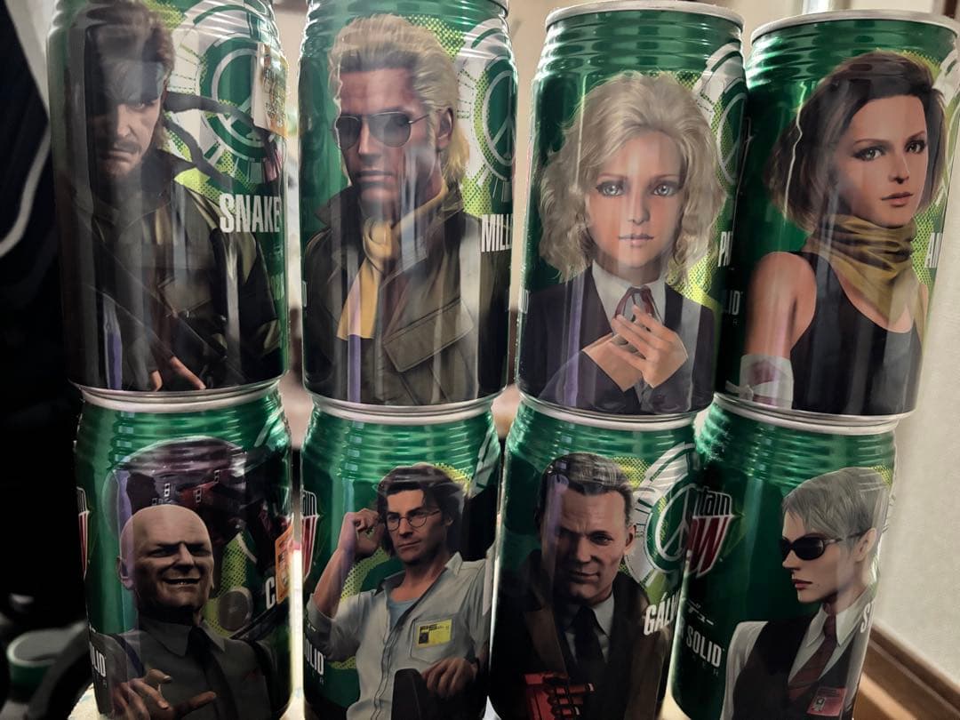 メタルギアソリッド キャラクター缶 8種セット 開封済【兵士シール付き】