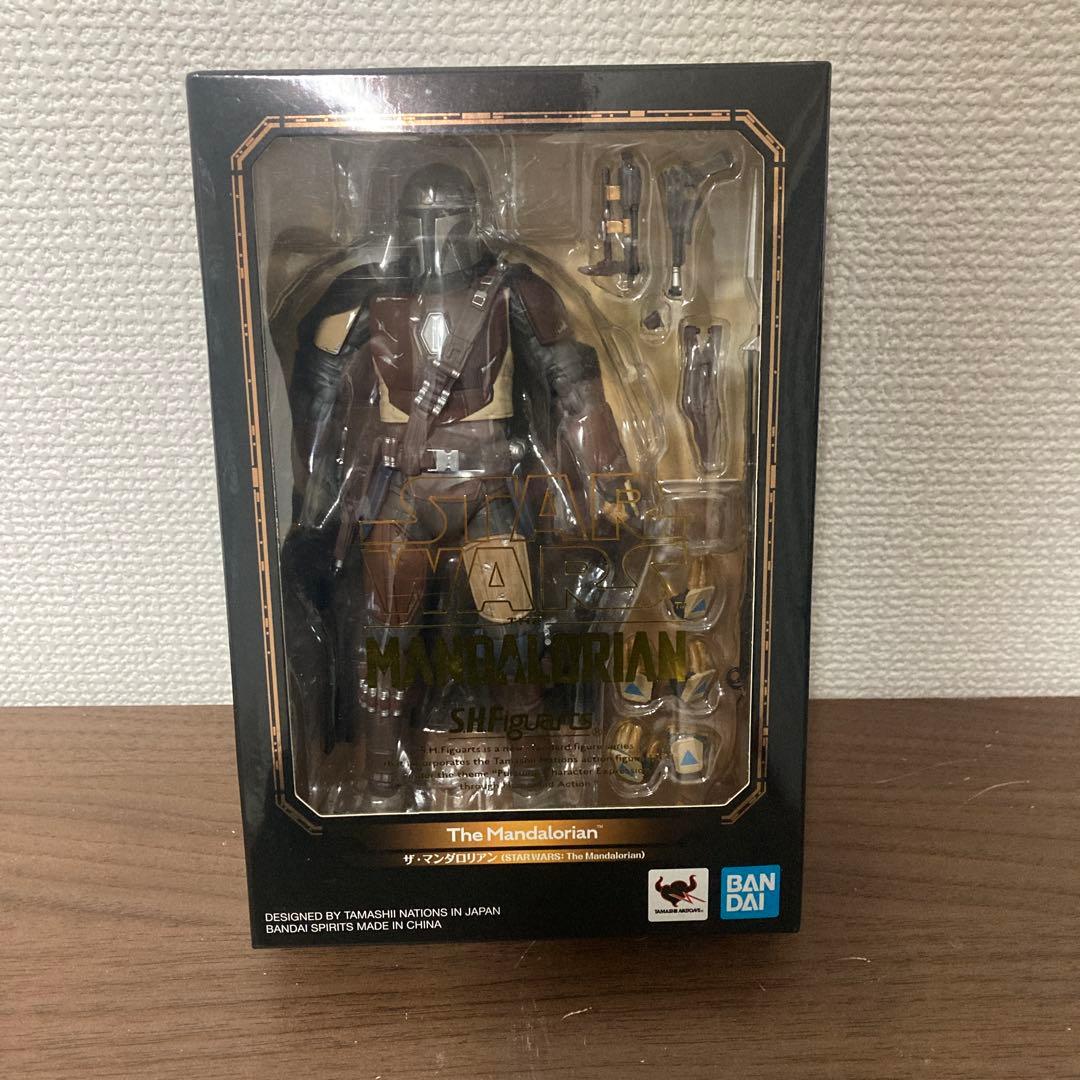 珍！バンダイ　マンダロリアンSHフィギュアーツ、ベスカーアーマーデザイン前！