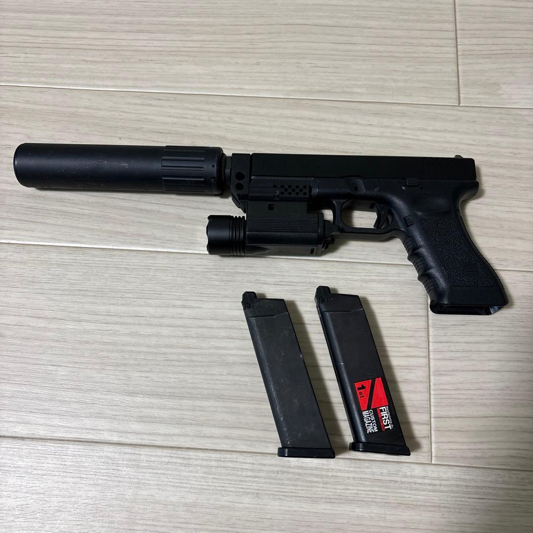 GLOCK 17 ガスブロ　マガジン2本