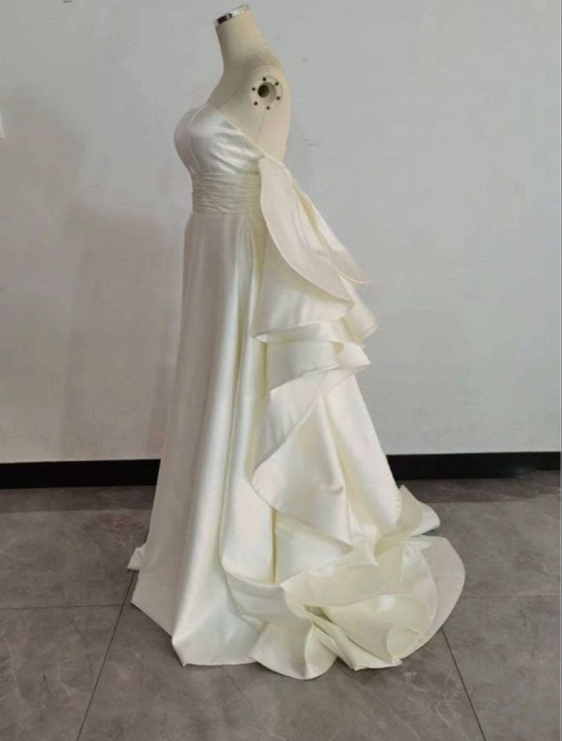 【もりー♡】ホワイトウェディングドレス オフショルダー フリル付き