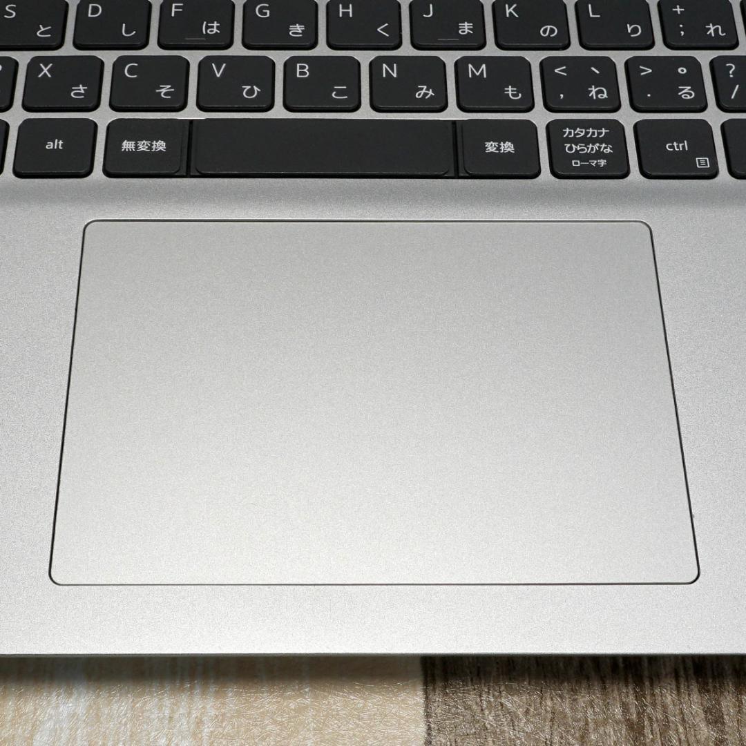 極美品の神速仕様✨１１世代コアｉ３に超高速ＳＳＤ＆大容量メモリ搭載✨フルＨＤ液晶