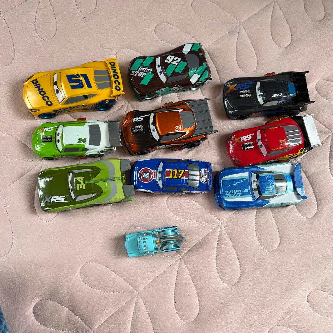 US版 ディズニーストア カーズ プルバック ダイキャストカー 9台セット