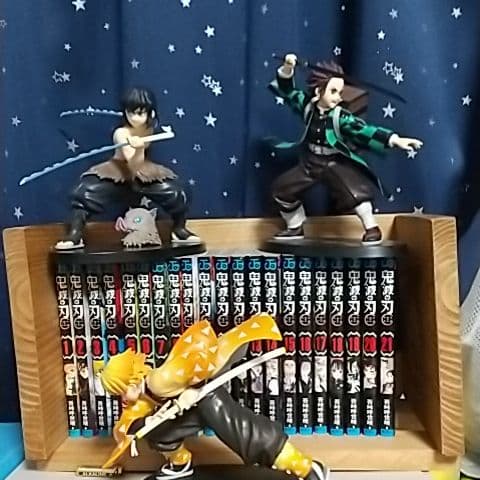 鬼滅の刃全巻セット&フィギュア3セット