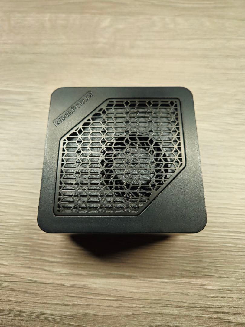MINISFORUM　EM780