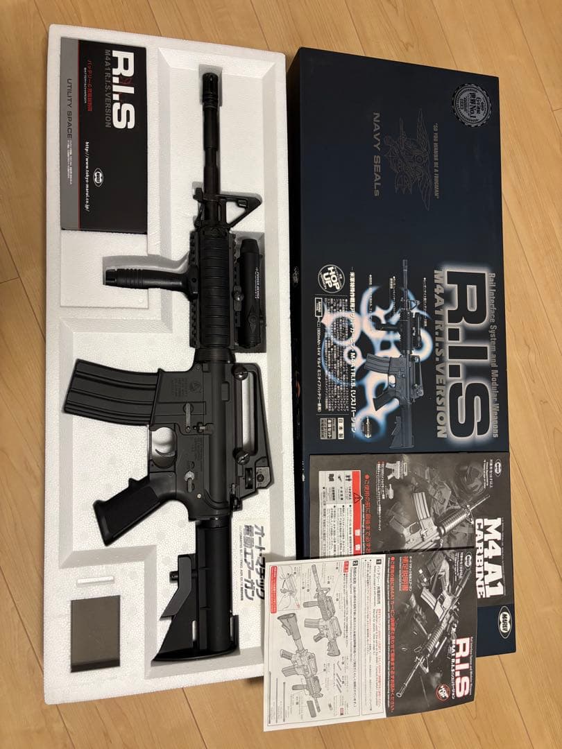 東京マルイ　コルトM4A1 R.I.Sバージョン　電動ガン