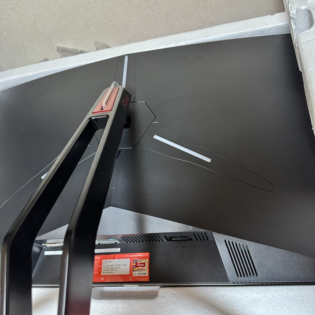 Pixio WQHD 144Hz 31.5型 ゲーミングモニター