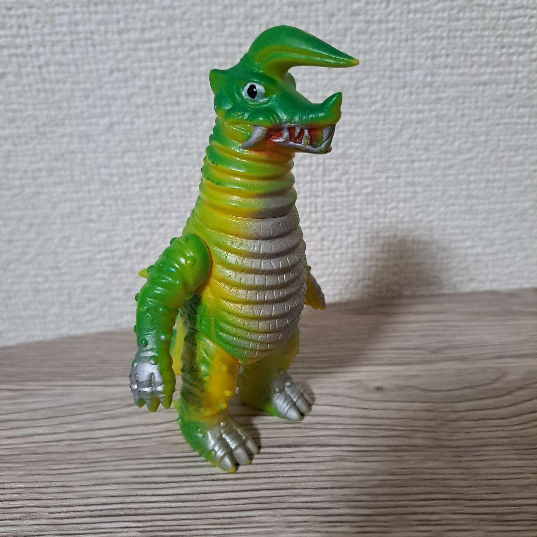 ソフビ　ブラックキング　ブルマァク　ミドルサイズ　帰ってきたウルトラマン