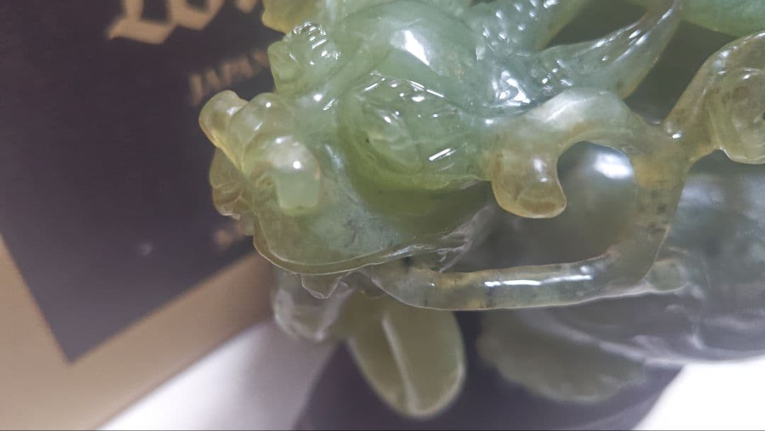 【翡翠香炉】 龍の装飾 木製台座付き