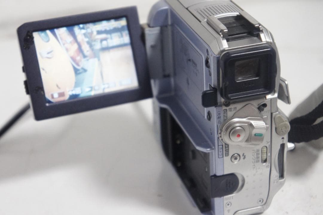 動作品★SONY　DCR PC105 MiniDv ビデオカメラ 1130