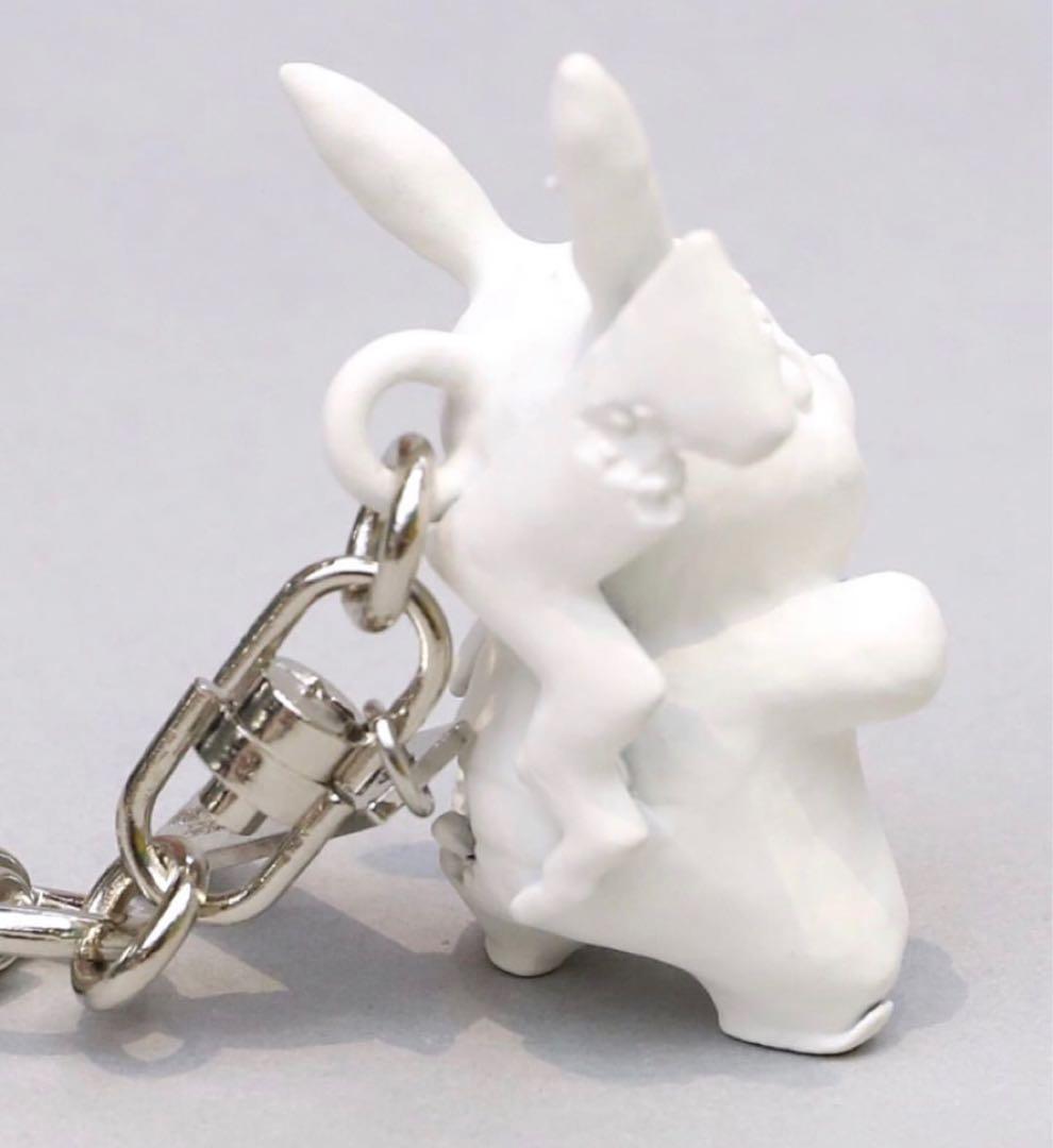 新品未開封 Daniel Arsham Pokémon 2G Key Charm