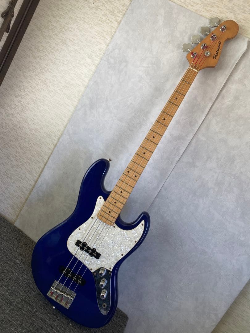 フォトジェニック　ベースギター