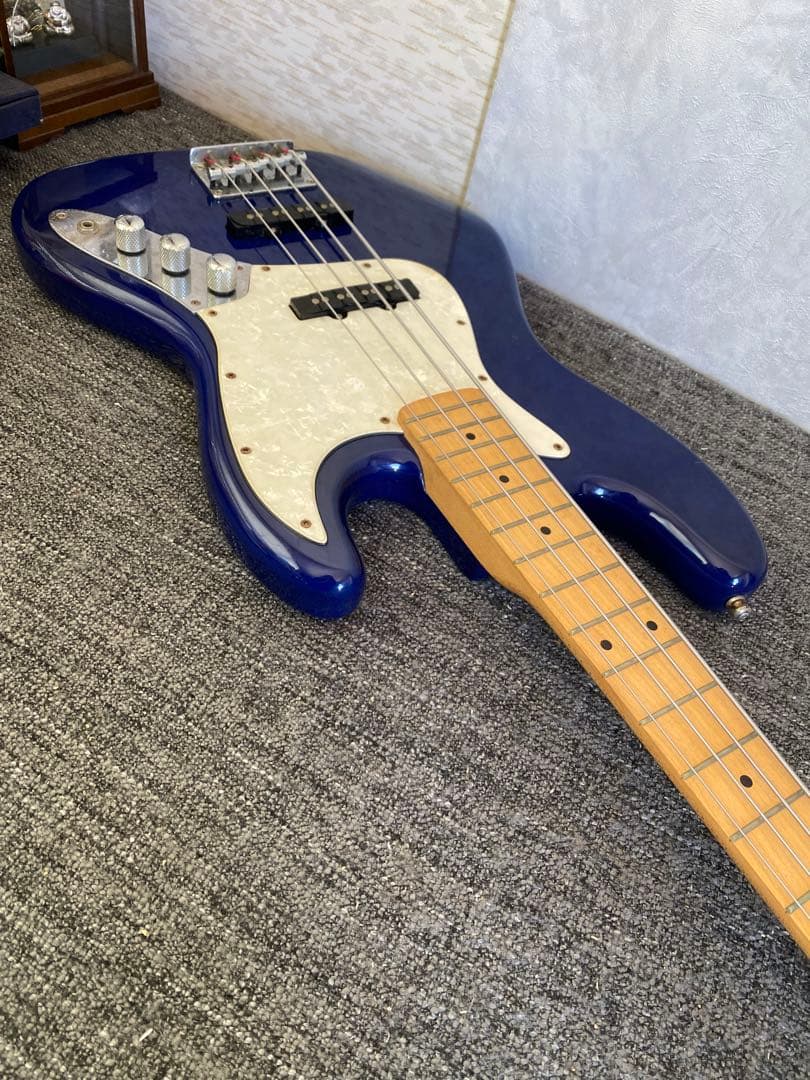 フォトジェニック　ベースギター