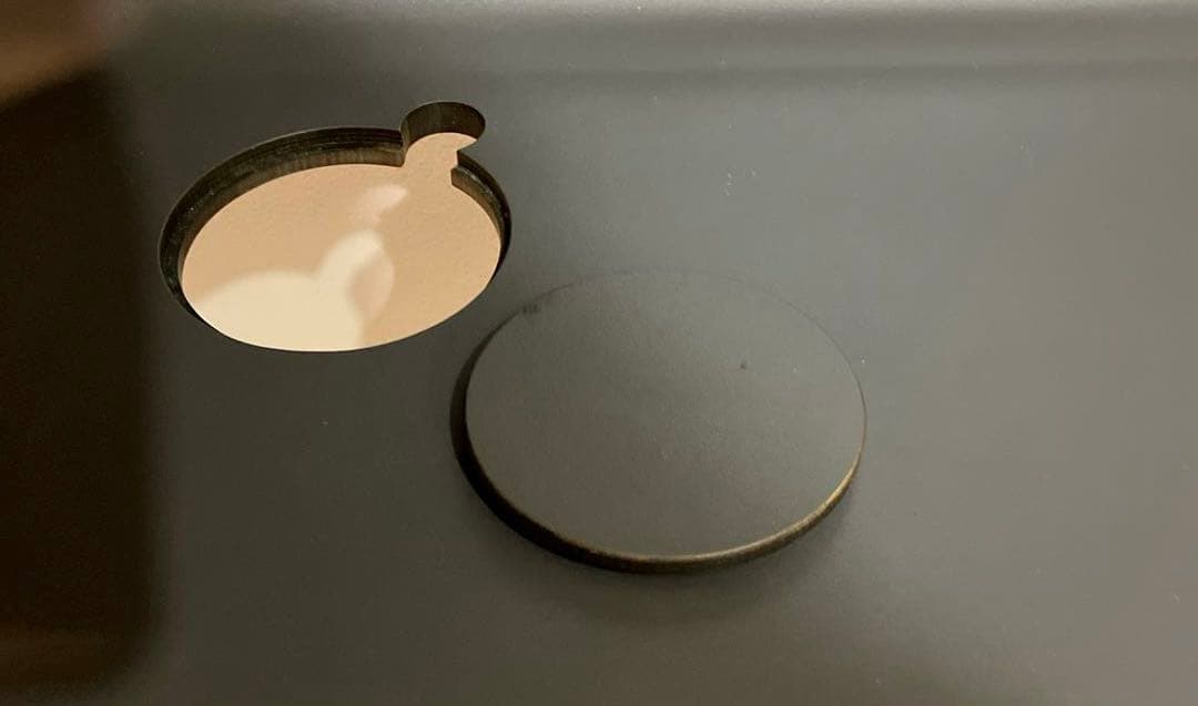 MOX(スイス製) グレー パソコンデスク　シンプルデザイン　壁掛け式