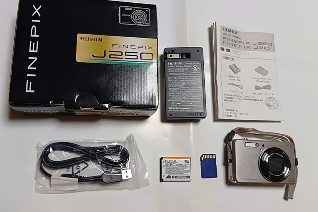 FUJIFILM　デジタルカメラ　美品