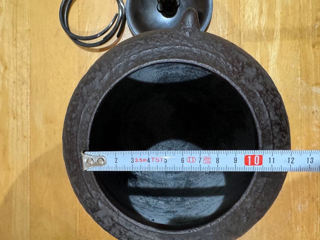 鉄製茶釜 風炉釜　茶道　年代物　骨董品鉄製 アンティーク装飾的デザイン