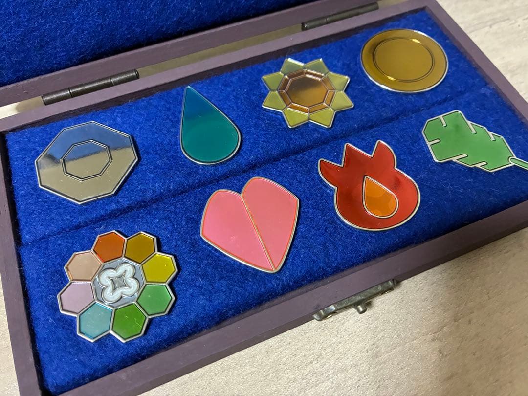 ジムバッジ&モンスターボール廃盤品【ポケモングッズまとめ売り】※バラ売り不可