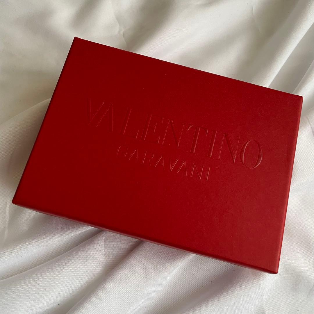 ✨️未使用級✨　Valentino Garavani 折り財布　財布　スタッズ