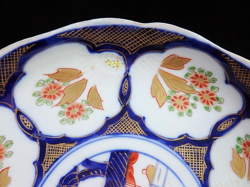 古伊万里　金襴手　陽刻　窓絵　花の図　８寸皿　E109AS-fbfq